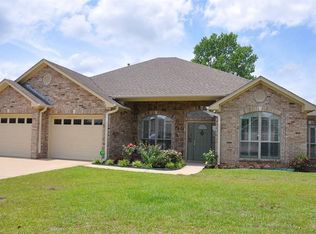 905 Windemere Cir, Longview, TX 75601