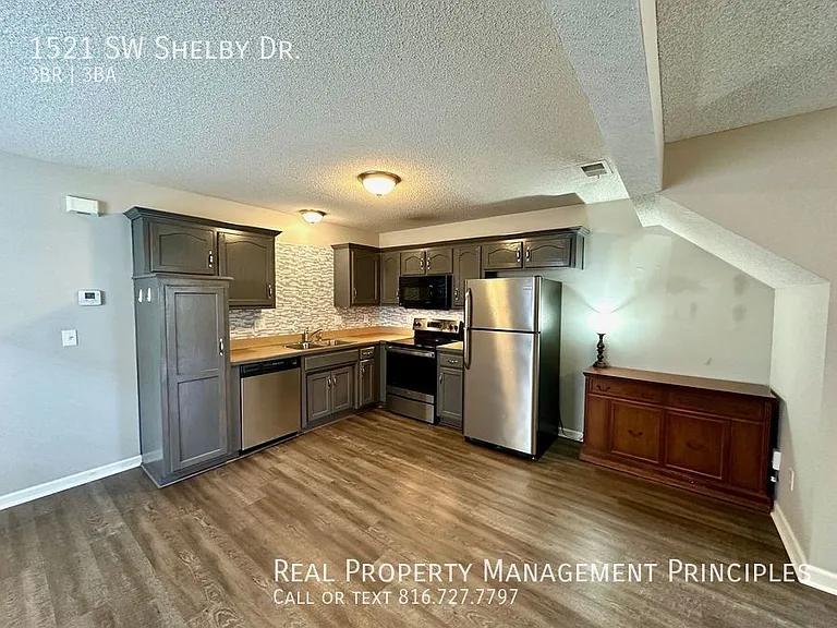 1521 SW Shelby Dr — Photo 3