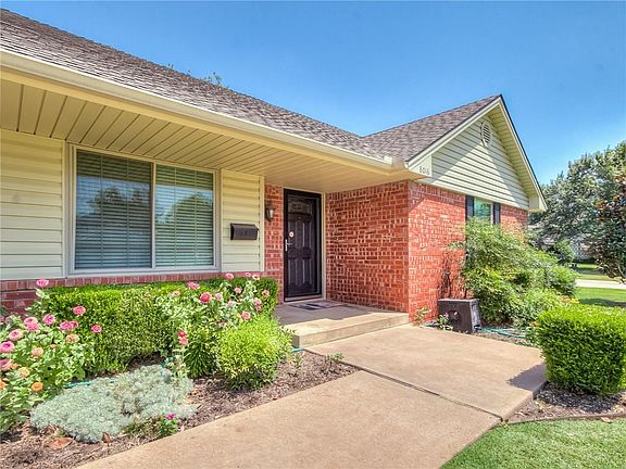 2nd image of 8016 Rossmore Ct