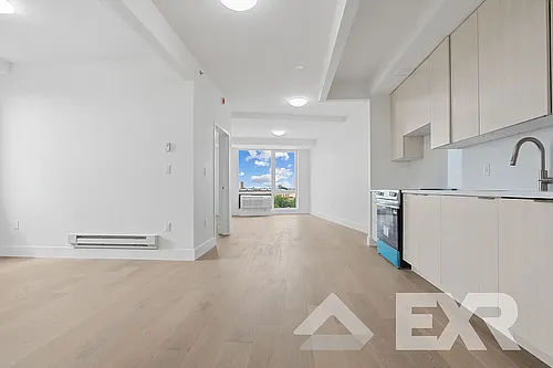 48 Somers St Photo 1