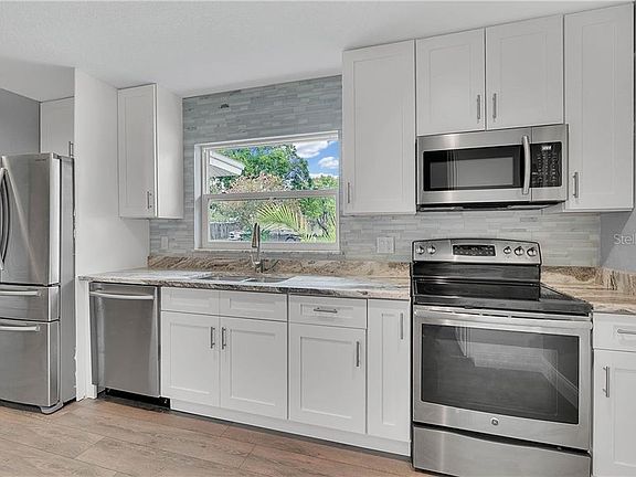 5th image of 762 Greenfield Ct