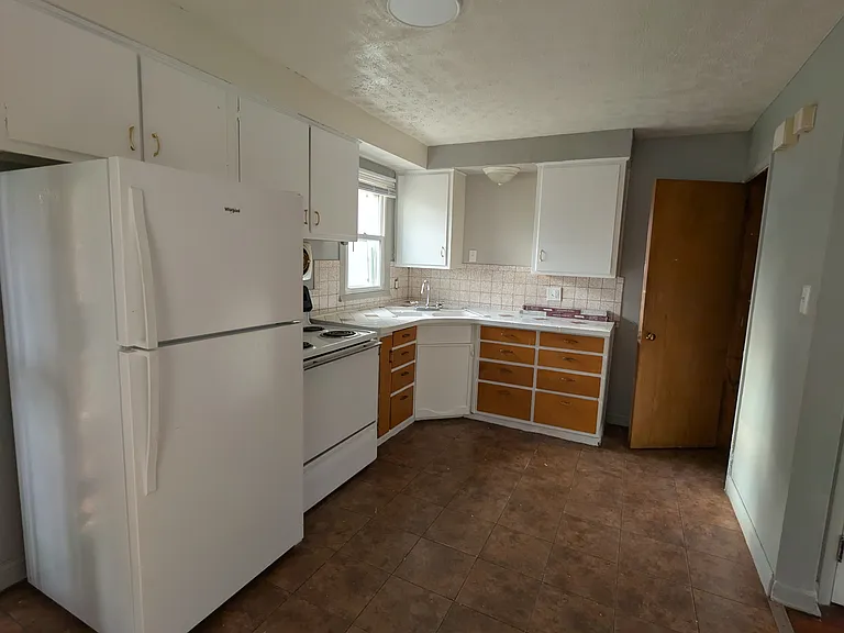 619 Berkeley Rd #1 — Photo 11