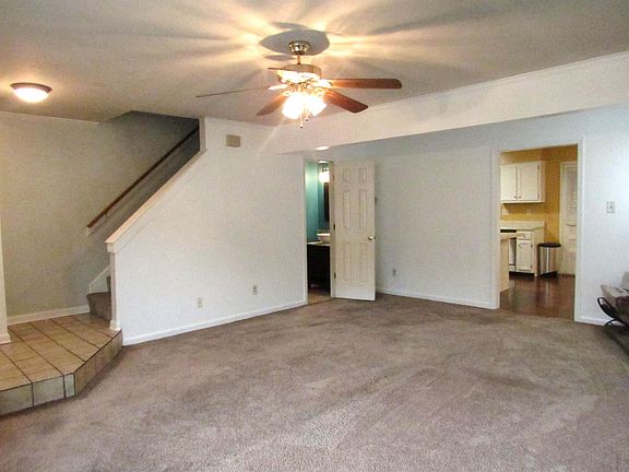 2nd image of 4846 Sturbridge Ln