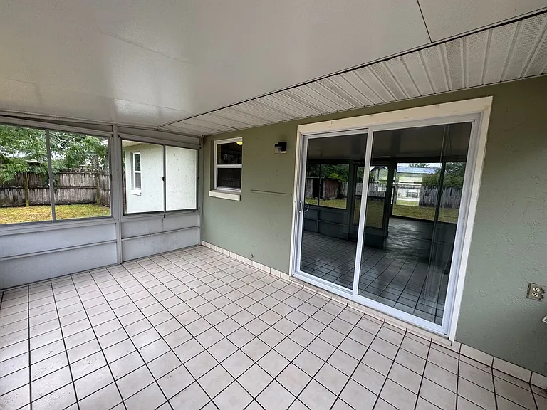 1199 Lawrence Ave — Photo 19
