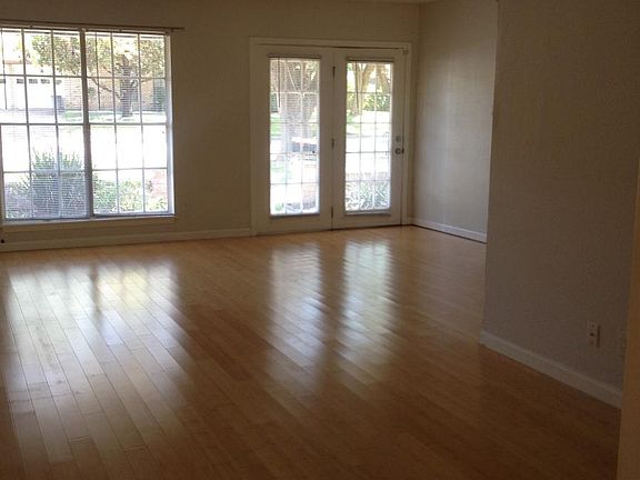2nd living area off entry