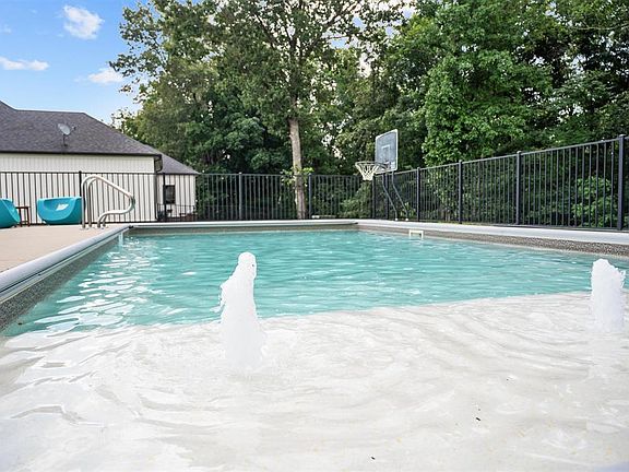 4th image of 1033 Belltown Rd