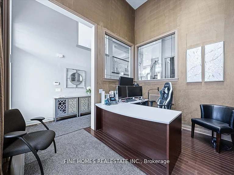 26 Gesher Cres — Photo 4