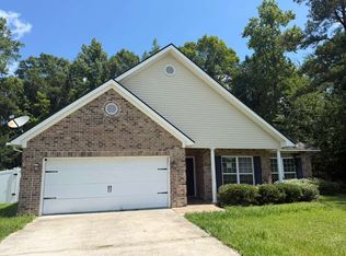 900 Rachel Ln, Hinesville, GA 31313