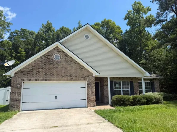 900 Rachel Ln, Hinesville, GA 31313