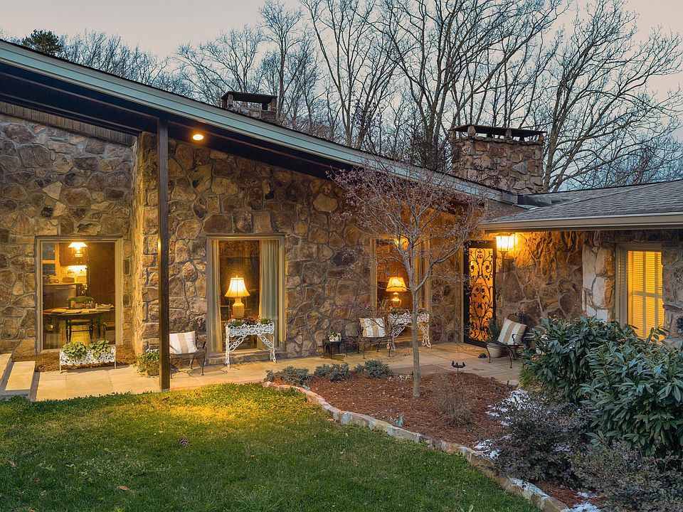 19th image of 1001 Fleetwood Dr