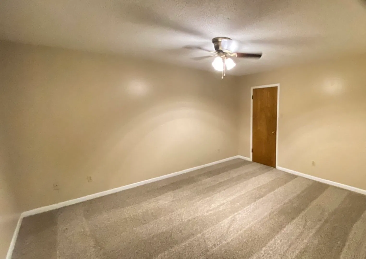 2 bed, 1026 sqft, $995 — Photo 4