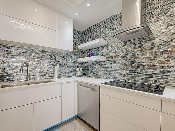 4th image of 3725 S Ocean Dr APT 601