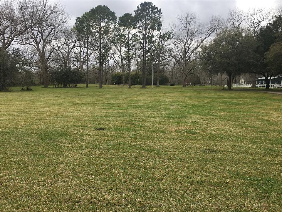 2nd image of 6115 Creekview Dr
