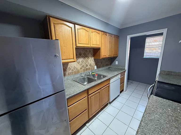 4140 Delaware Ave — Photo 6