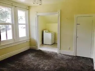 909 8th Street, Unit Main house — Photo 3