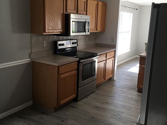 2nd image of 3870 La Flor Dr