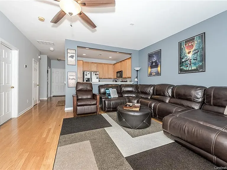 11335 Dundarrach Ln — Photo 16