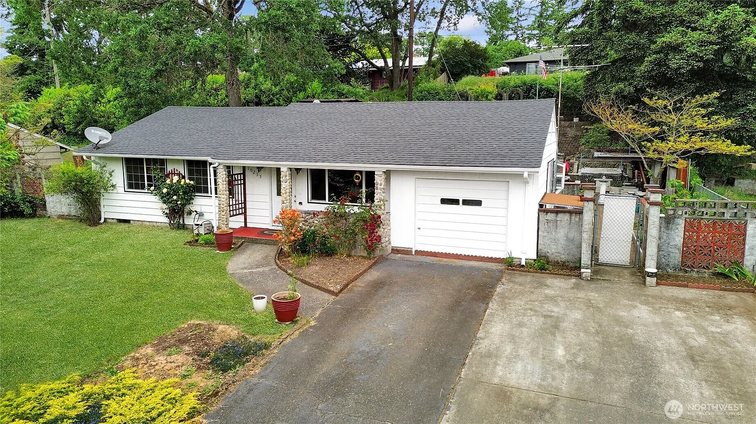 10235 Earley Avenue SW photo 1