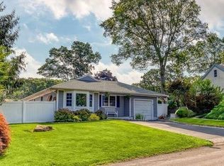 63 Orchard St, Manorville, NY 11949