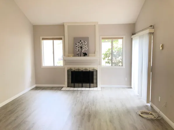 3894 Radcliffe Ln, San Diego, CA 92122