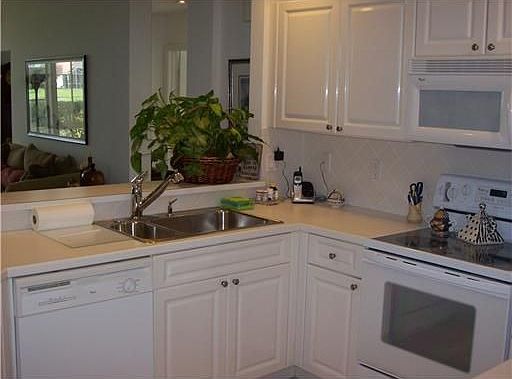 3rd image of 12522 Crystal Pointe Dr Unit 102