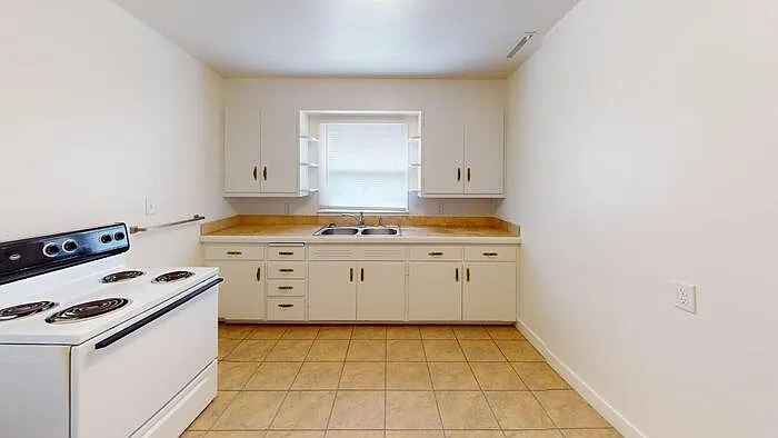 610 9th St NW #6 — Photo 1