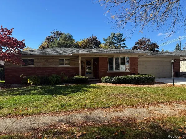 2222 Ashby St, Trenton, MI 48183