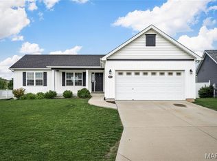 829 Warrior Ridge Dr, Warrenton, MO 63383