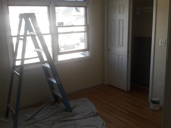 5th image of 126 Renwick Ave