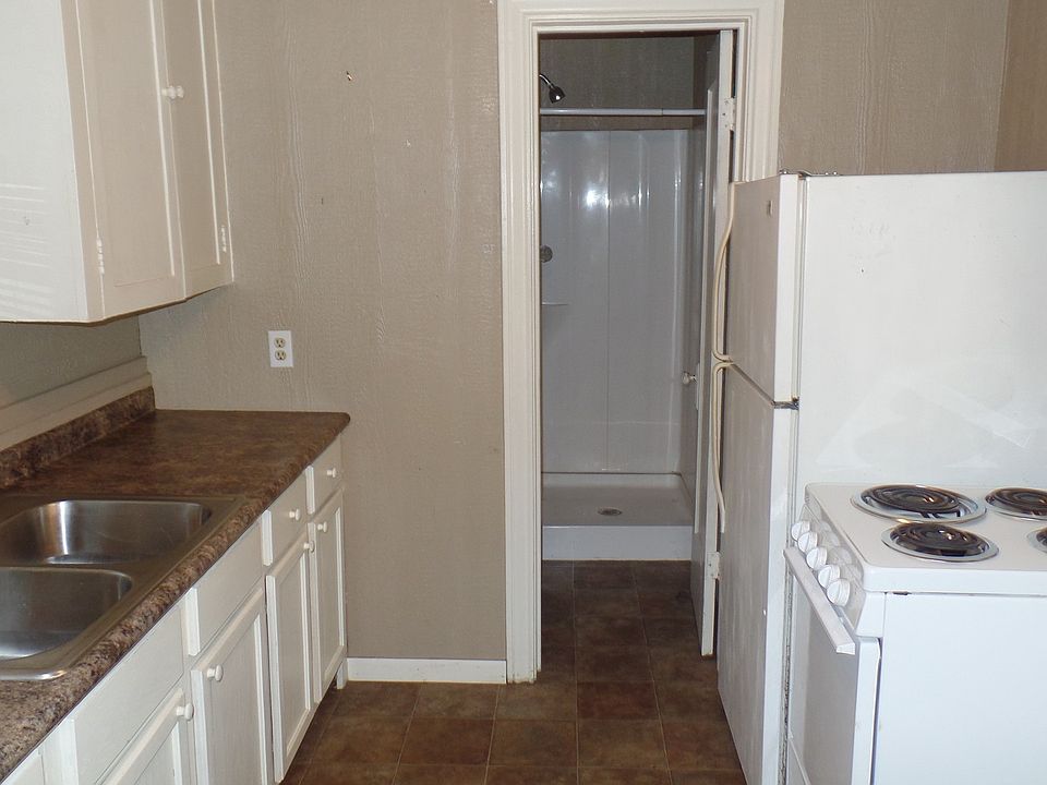 2nd image of 704 E Guadalupe St