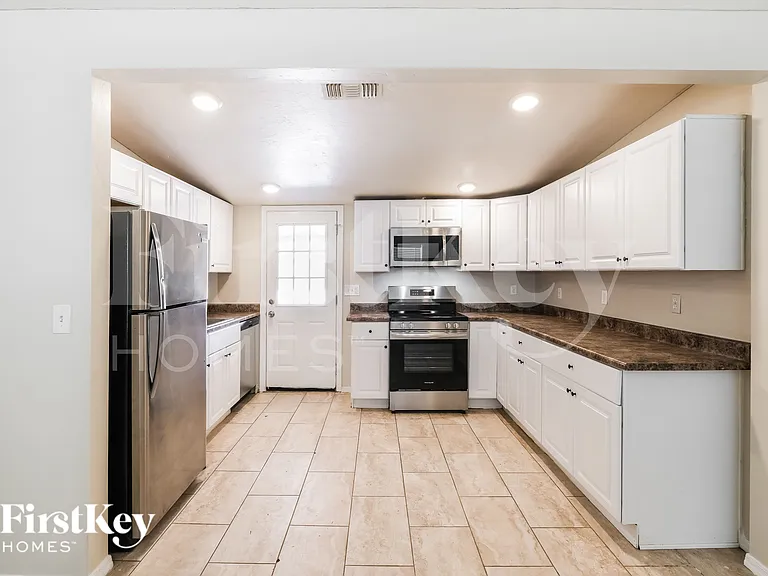 1124 W Cinnabar Ave — Photo 7