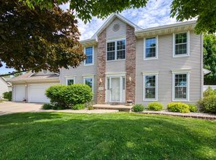 1000 Violet Ln, Appleton, WI 54914