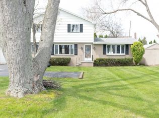 67 Cranberry Rd, Rochester, NY 14612