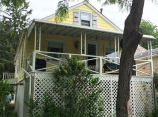 1043 Riverside Dr, Vermilion, OH 44089