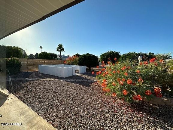 2nd image of 9638 W COUNTRY CLUB Drive