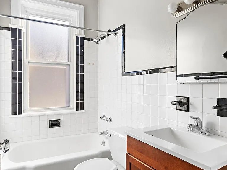 731 Anderson Ave #2 — Photo 8