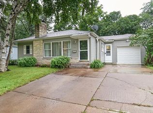 2427 McNair Dr, Golden Valley, MN 55422