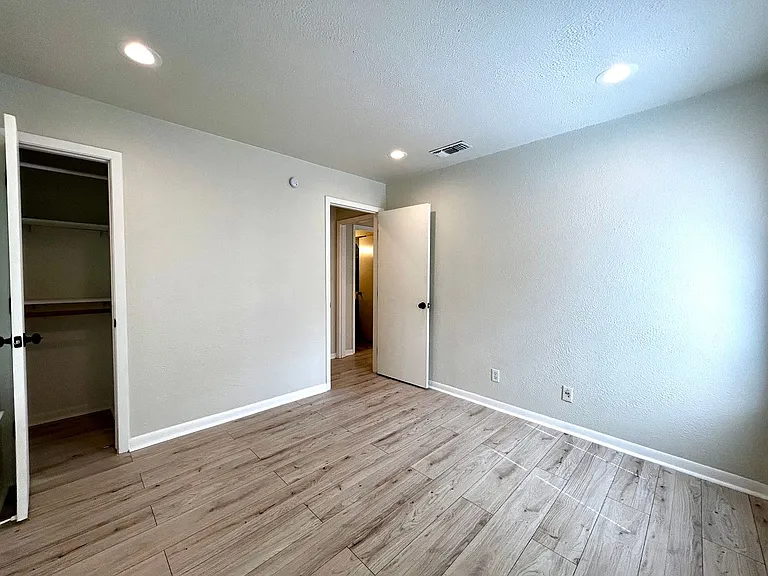 1005 W Martin Luther King Jr Blvd #B — Photo 26