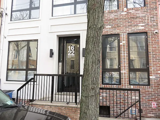 Rented by Rennit Inc. | media 66