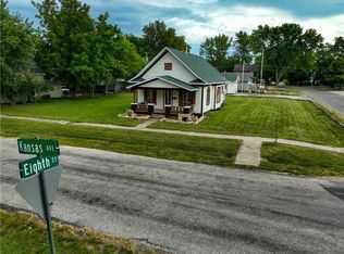 711 Kansas Ave, Hiawatha, KS 66434