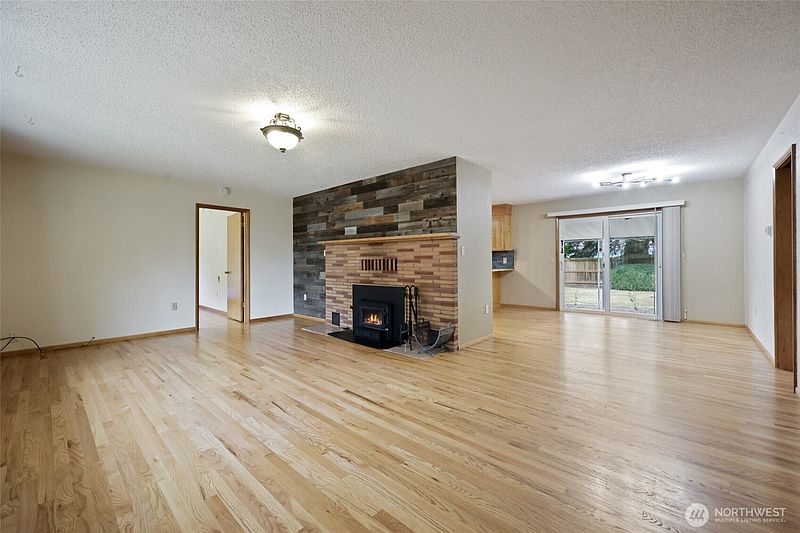 2nd image of 102 W Adams Avenue