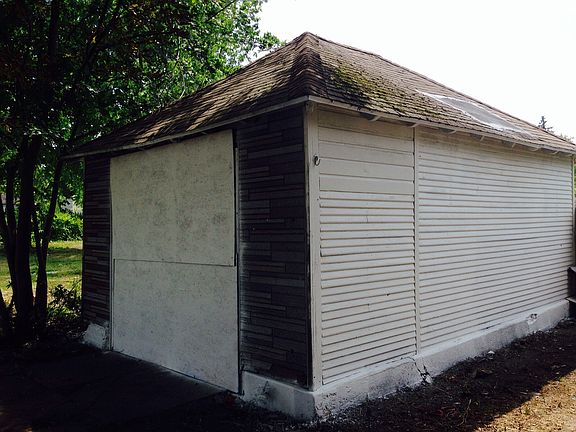 4th image of 406 Goodyear Ave