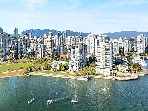 2nd image of 1383 Marinaside Cres