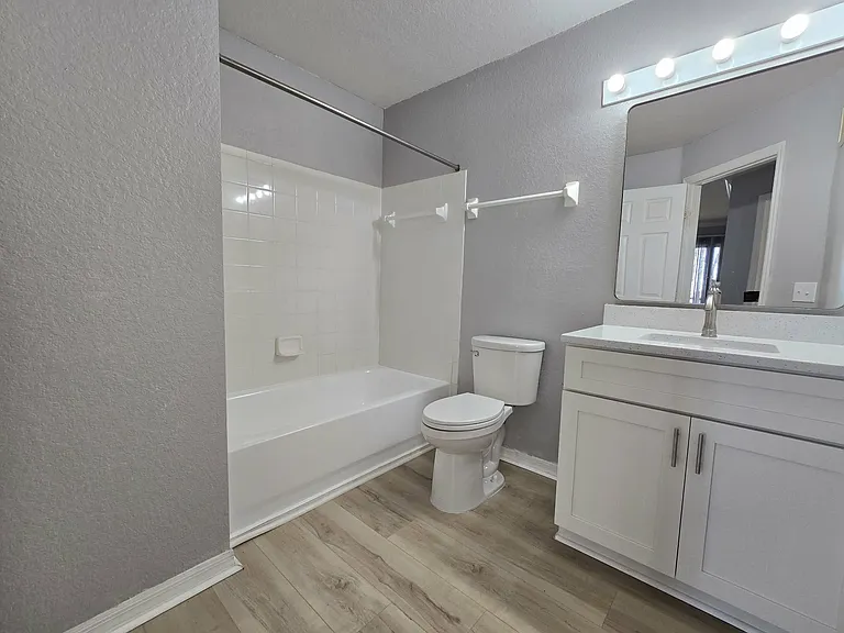 2nd bathroom