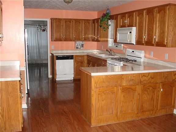 5th image of 618 Worthington Pl