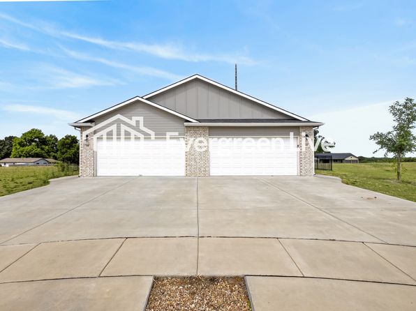 102 E Santa Fe Cir
