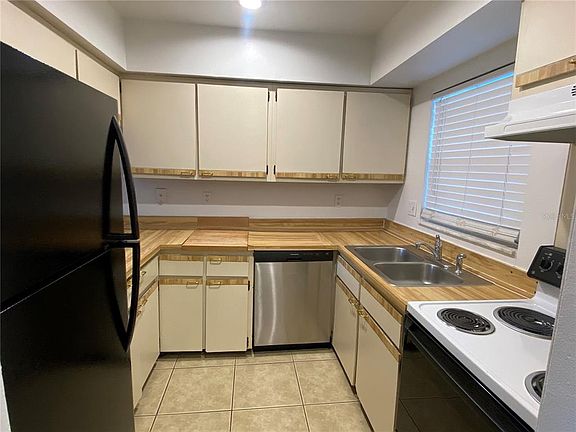 4th image of 427 E Magnolia Ave APT 127