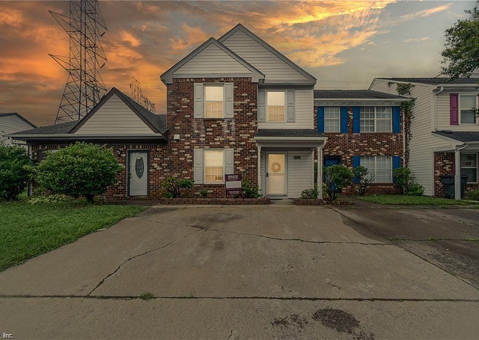 1st image of 128 Greenfield Cres