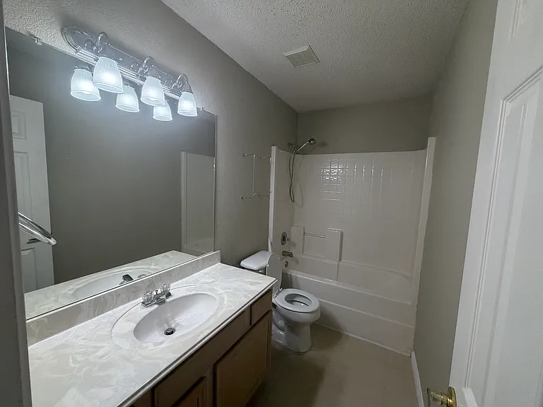 2521 Ensenada Ln — Photo 8