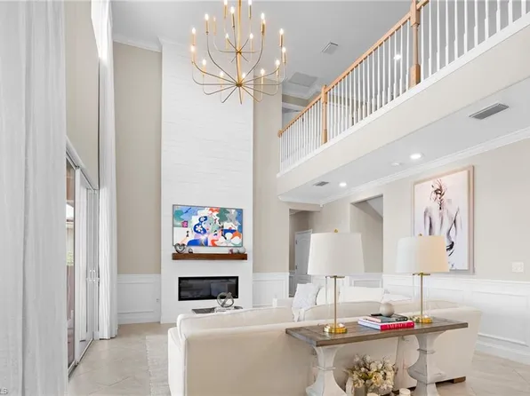 2421 Fallglo ST, NAPLES, FL 34120